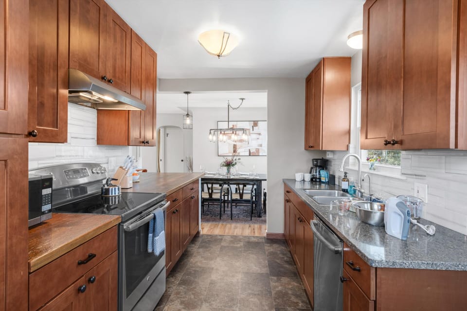 Huge kitchen with everything you need to cook a meal at home