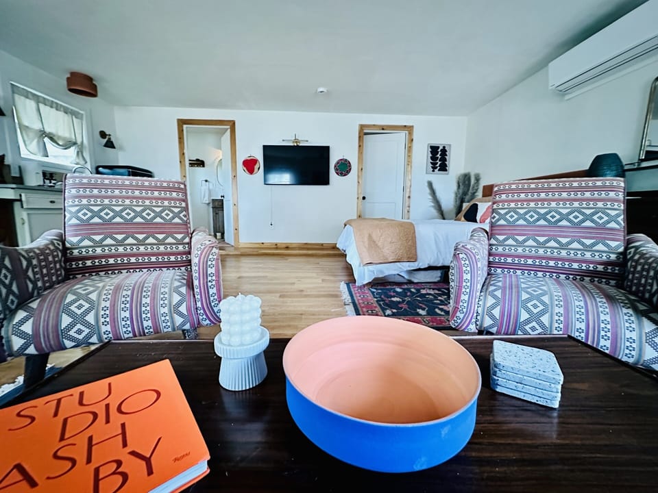 Living Room / Lounge