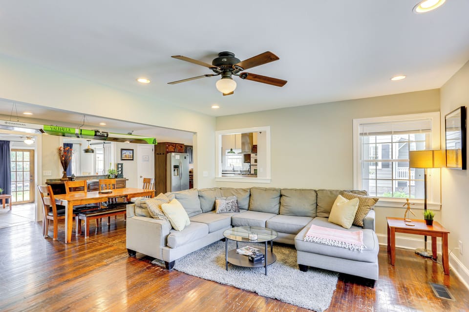 Chattanooga Vacation Rental | 4BR | 3BA | 2,100 Sq Ft | 3 Steps Required