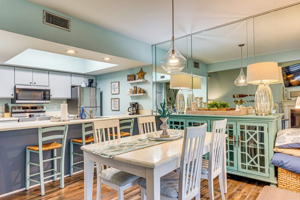 Dining Area | 1st Floor | Dishware/Flatware