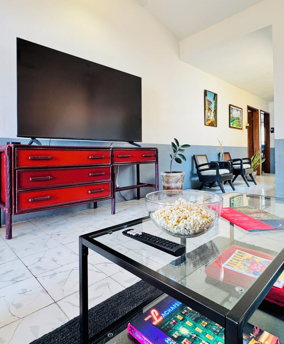 2nd Floor Family Room