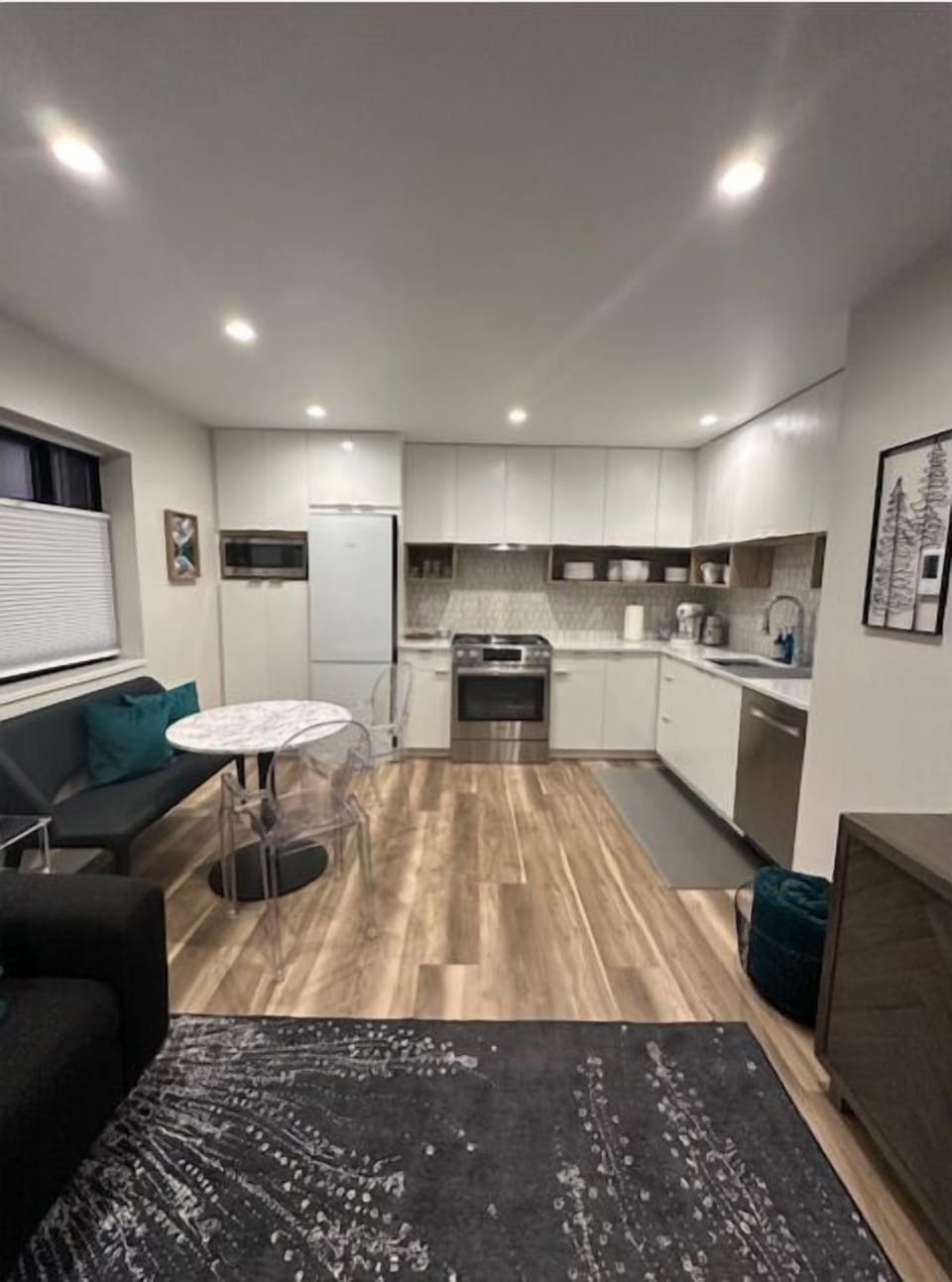 Ground Floor Suite Kitchen (1)