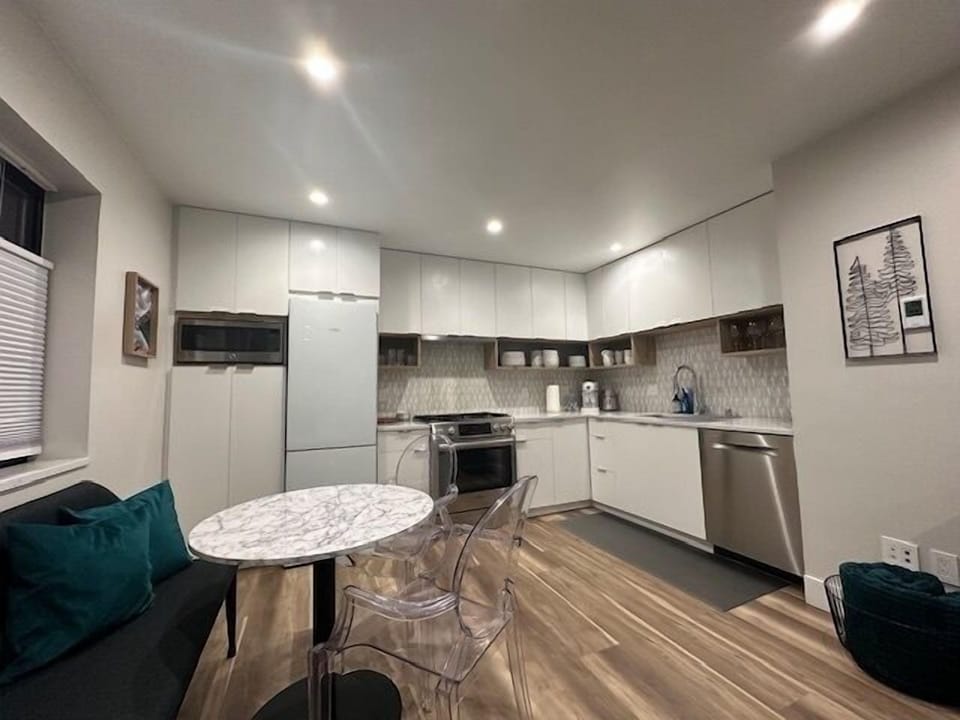 Ground Floor Suite Kitchen (2)