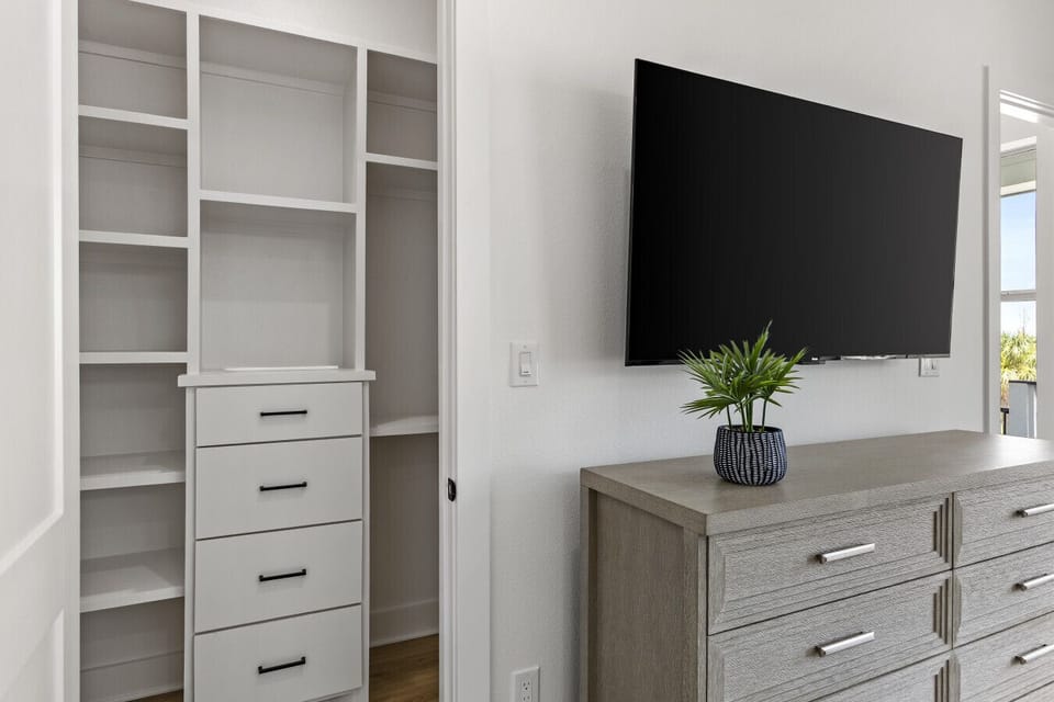 Plenty of closet space to keep your beach clothes, flip-flops, and gear organized