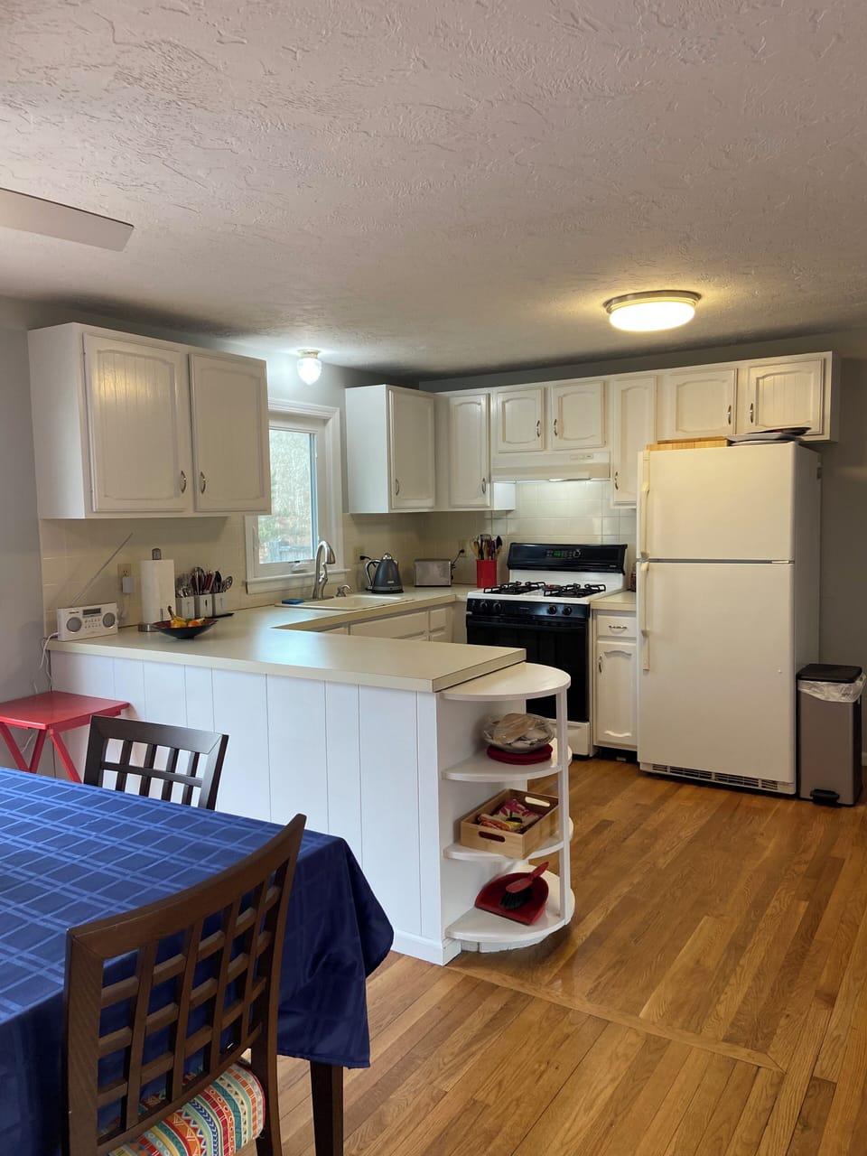 full kitchen