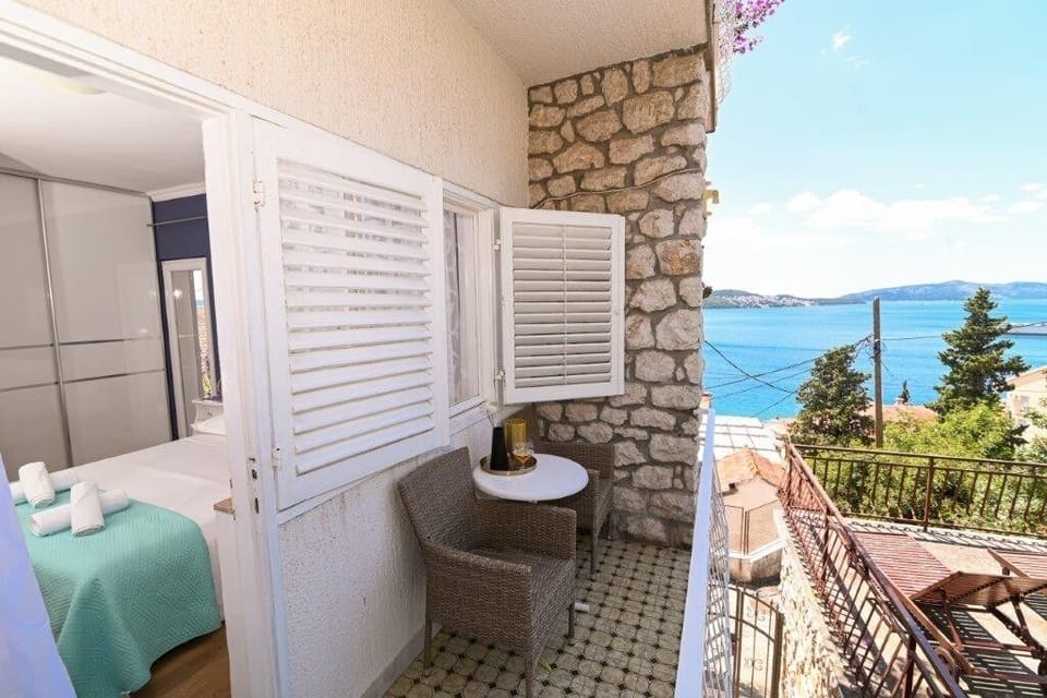 Balcony 2