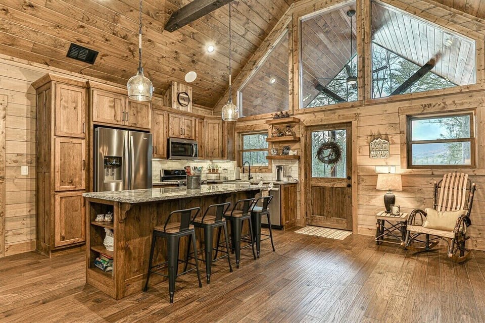 Open kitch with breakfast bar seating