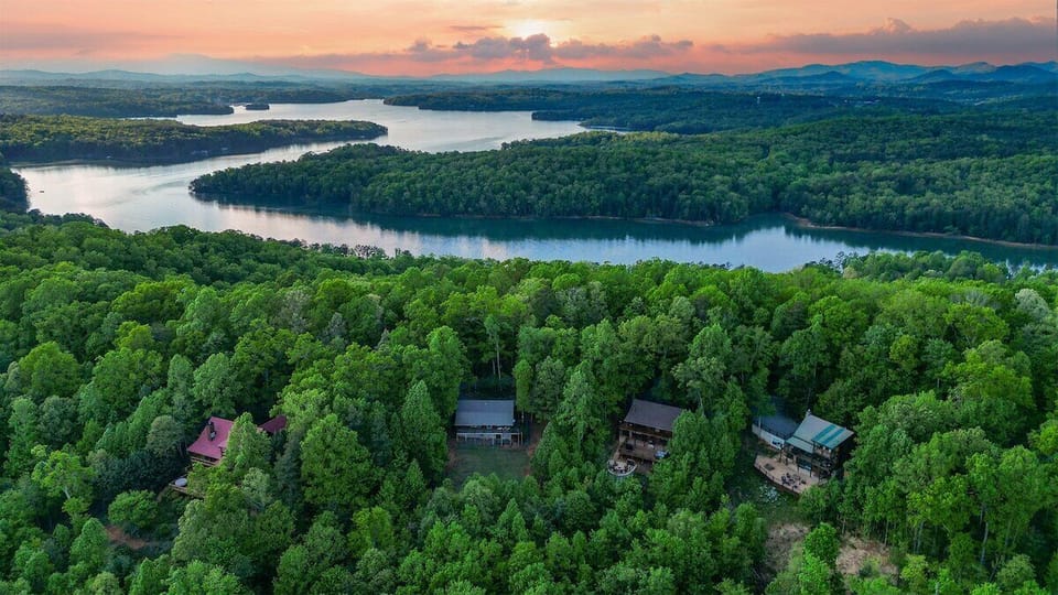 Lake Blue Ridge- Only 3 Minutes Away