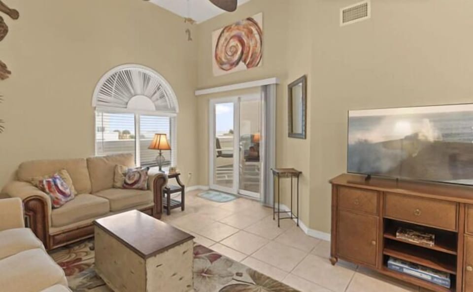 Living Area entrance to Patio