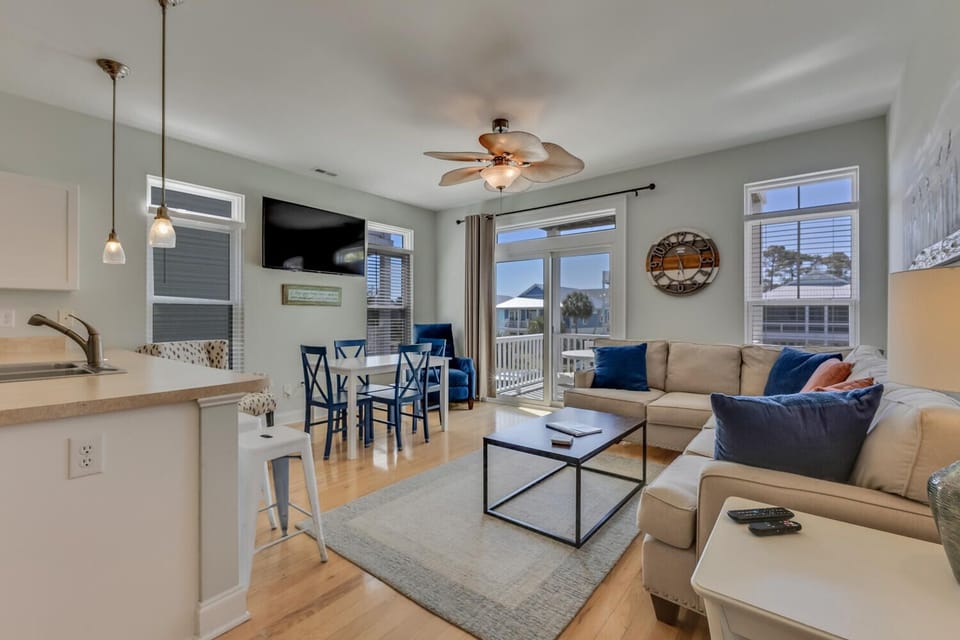 Main Living Area (1st Floor)