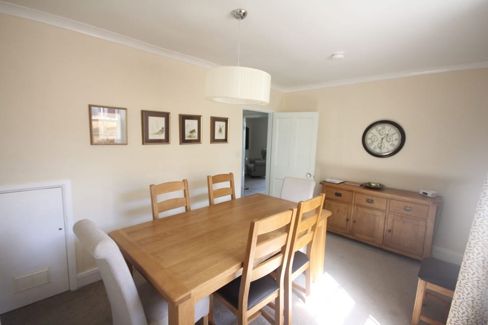 Dining room of Coswarth Cottage Holiday Cottage, Padstow, North Cornwall
