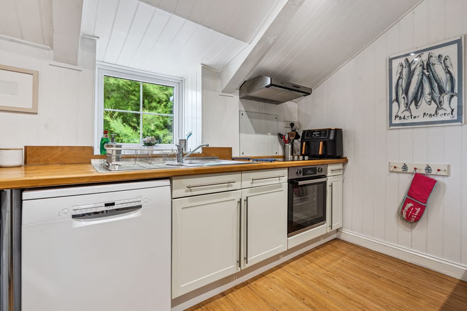 Kitchen sink  at Webbers Holiday Home Padstow Cornwall