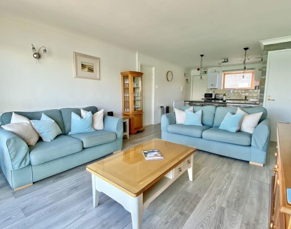 Sofas and coffee table in 14 The Boatyard, Padstow, North Cornwall