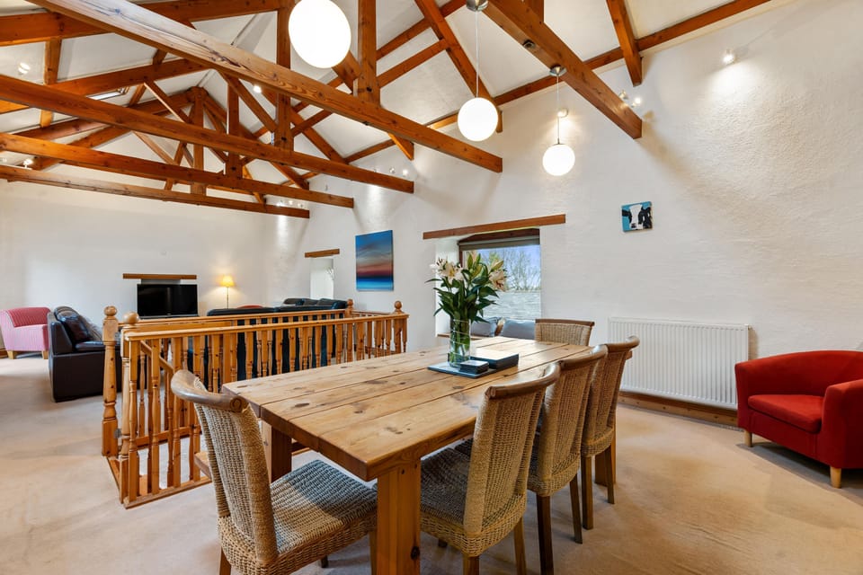 Dining area at Mowhay Barn, Holiday Home, Near Padstow
