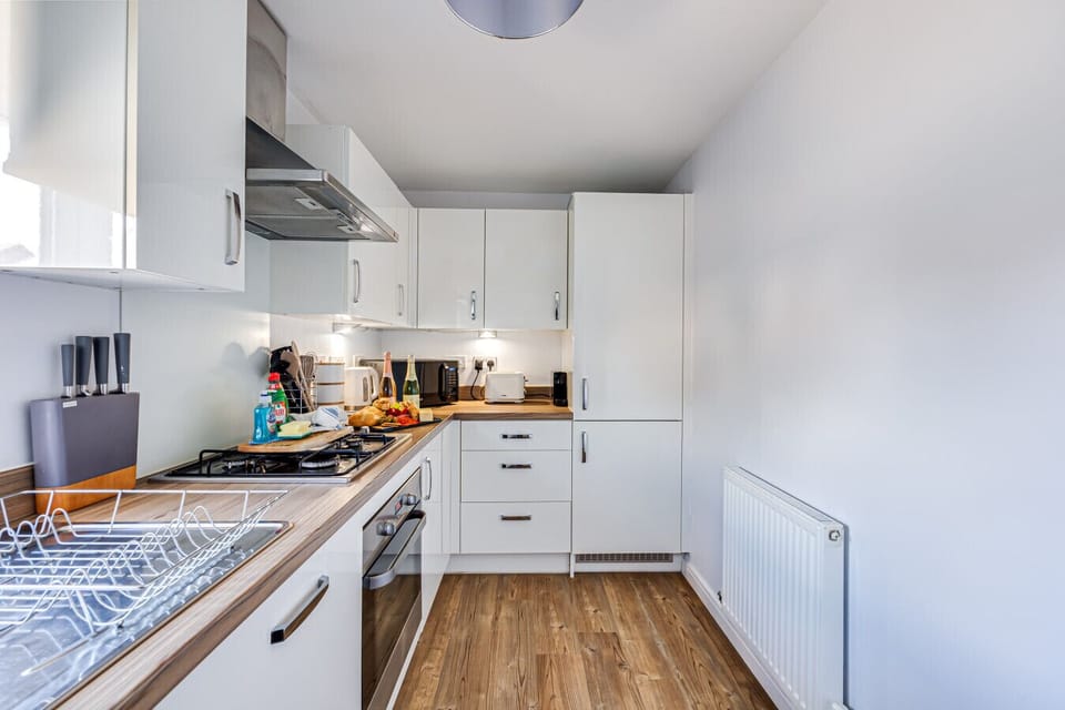 A fully equipped kitchen with everything you need to prepare a home cooked meal
