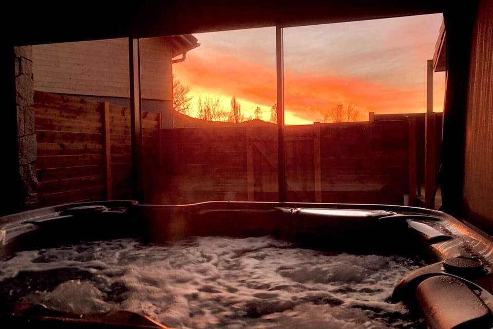Indoor spa tub