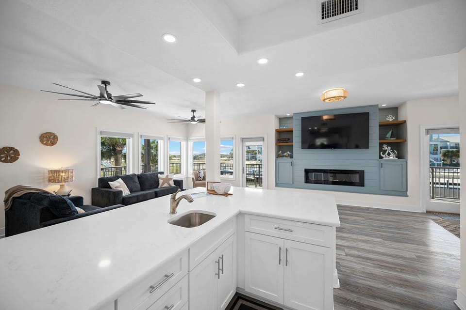 Main (2nd) Floor Living Room with Views! 