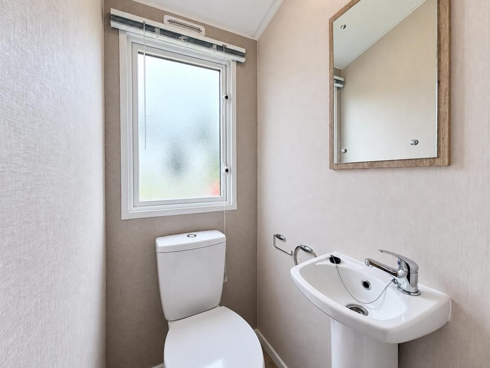 After a busy day exploring Skegness beach, you can freshen up with ease, feeling just as comfortable as you would at home.