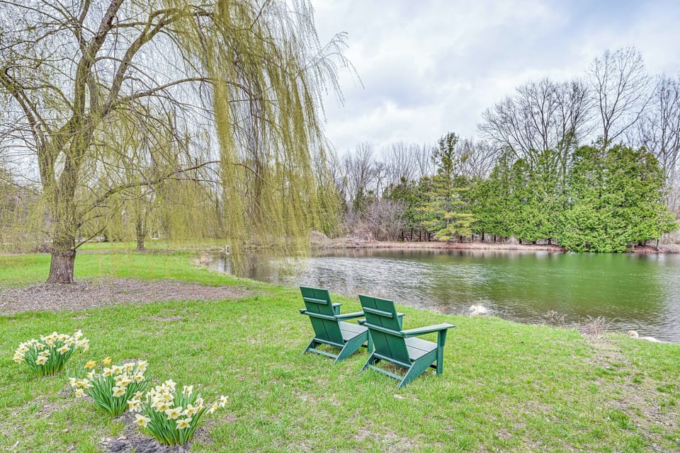 La Porte Vacation Rental | 1BR | 1BA | Stairs Required | 840 Sq Ft