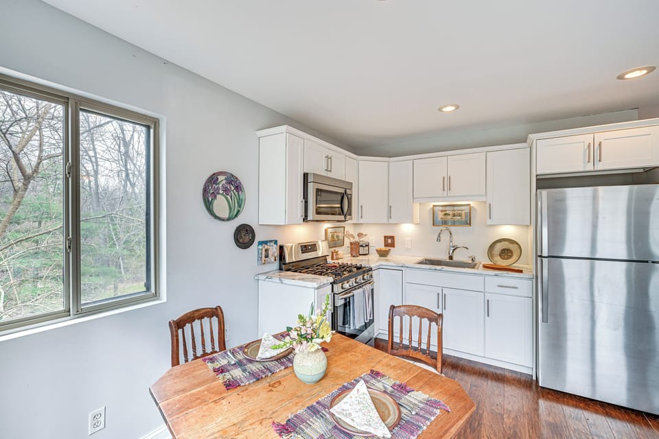 Kitchen | Drip Coffee Maker | Toaster | Dishware & Flatware