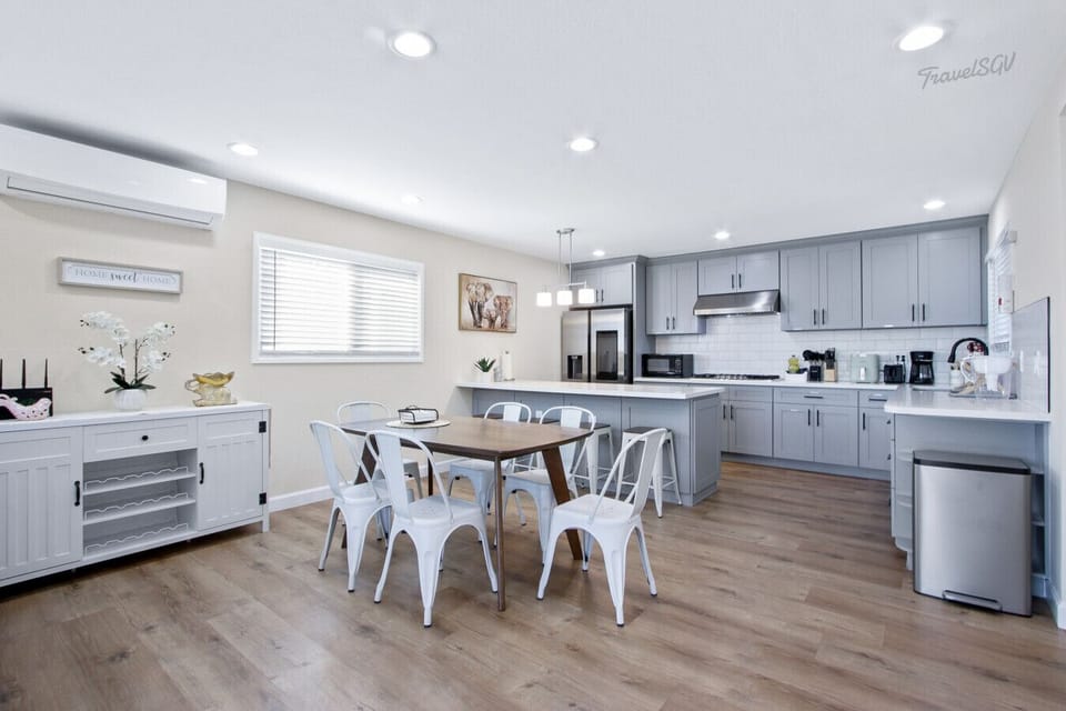 Vacay doesn`t mean takeout only. Cook it your way in a kitchen that’s got everything you need from breakfast to midnight snacks. #travelsgvcertified