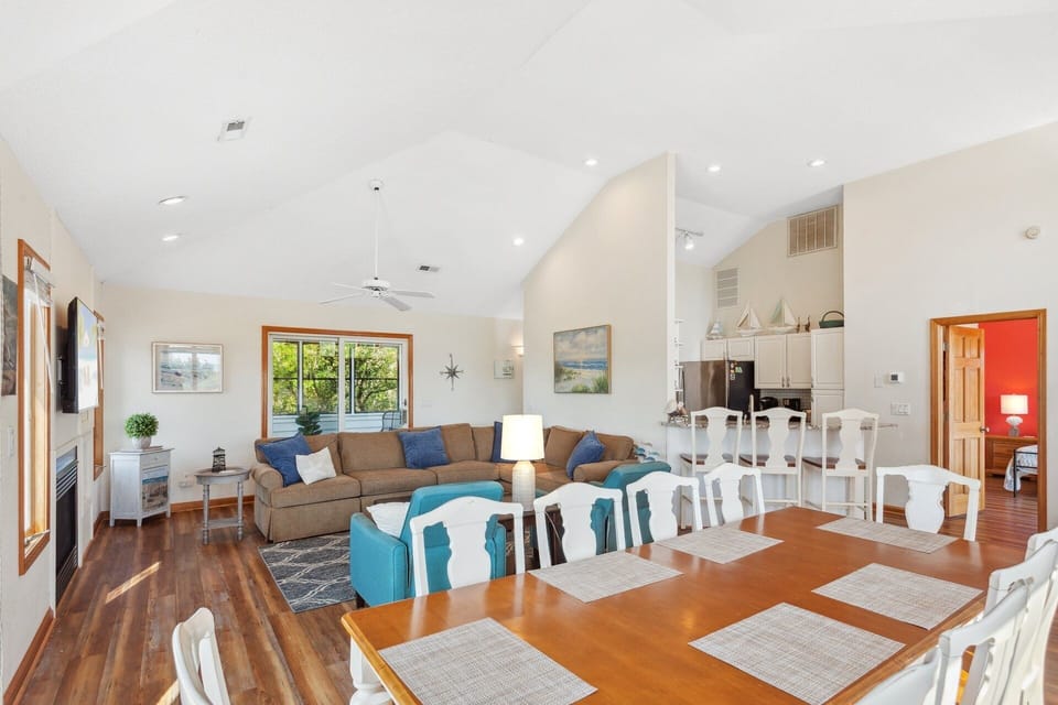 Eat together with your group in the Dining Area while the sun sets just outside the large windows.