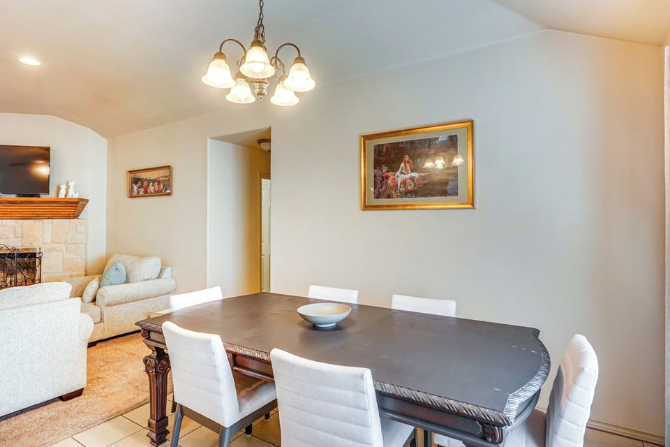 Dining Area | Dishware/Flatware