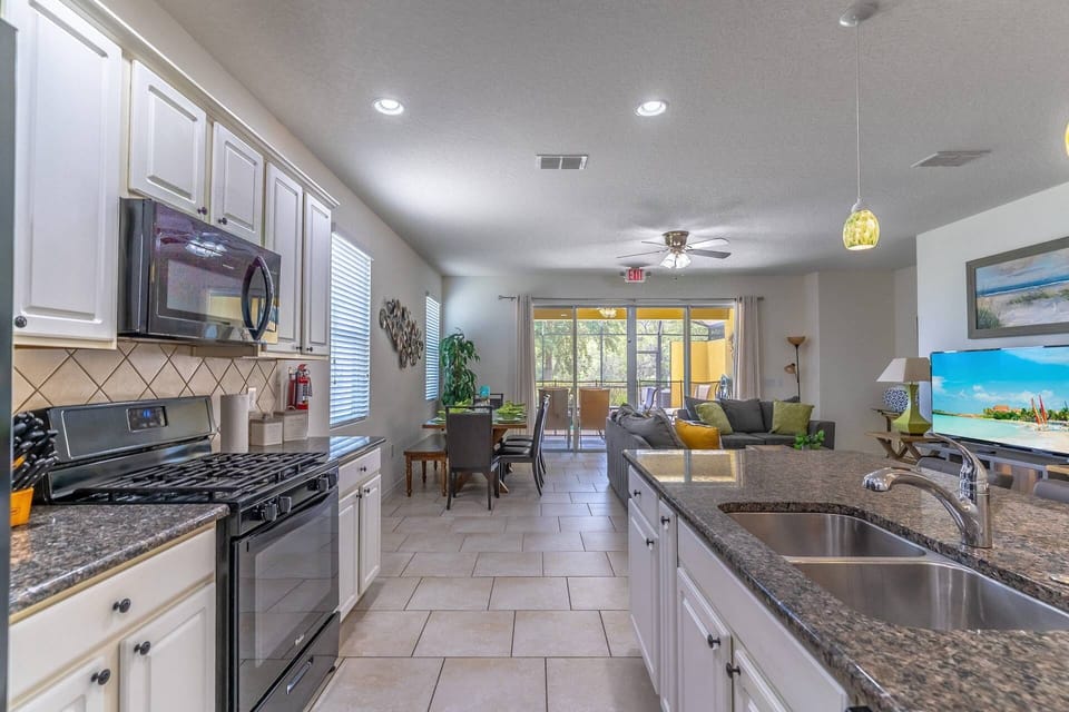 Upgraded and fully stocked kitchen