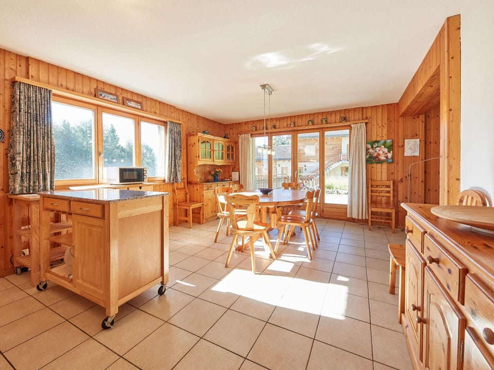 Wood, Ceiling, Interior Design, Hardwood, Wood Stain, Cottage, Wood Flooring, Cabinetry, Kitchen & Dining Room Table, Chair