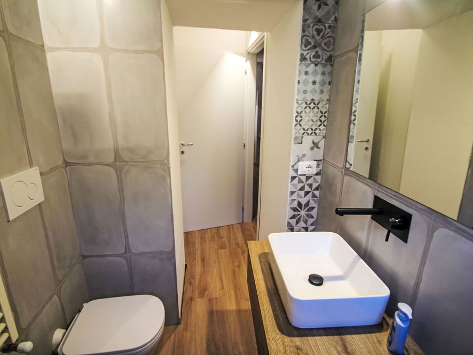 Swimming Pool, Composite Material, Apartment, Condominium, Villa, Landscaping, Resort, Hotel, Balcony, Eco Hotel