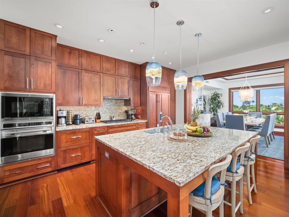 Maui Haven - Gourmet Kitchen Convenient to Dining and Living Areas