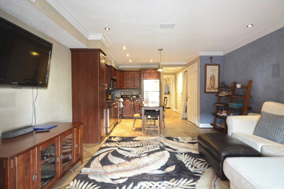 LIVING-AREA