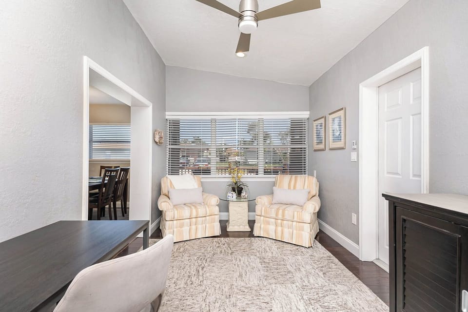 Workspace and sitting area