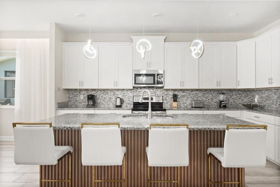 4792KingCastleCir(8)