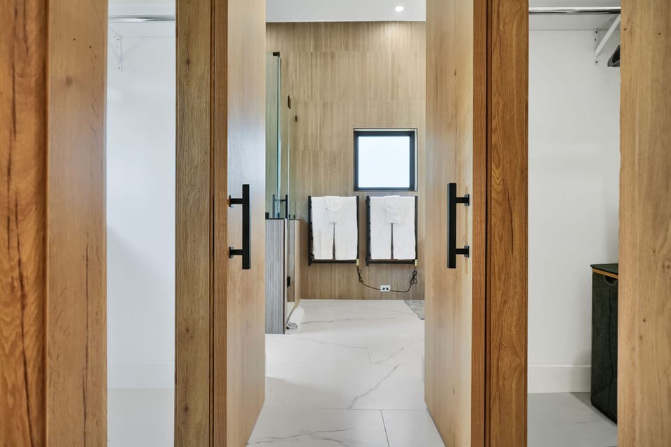 Master Bathroom Walk In Shower