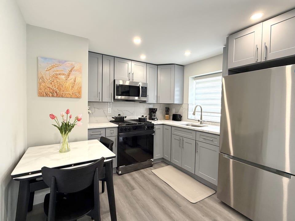 Full Modern Kitchen