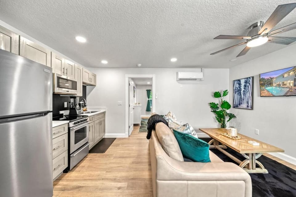 Open Living Room DIning Room