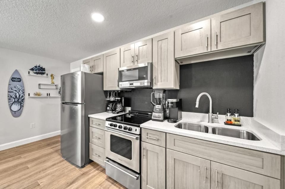 Full Kitchen