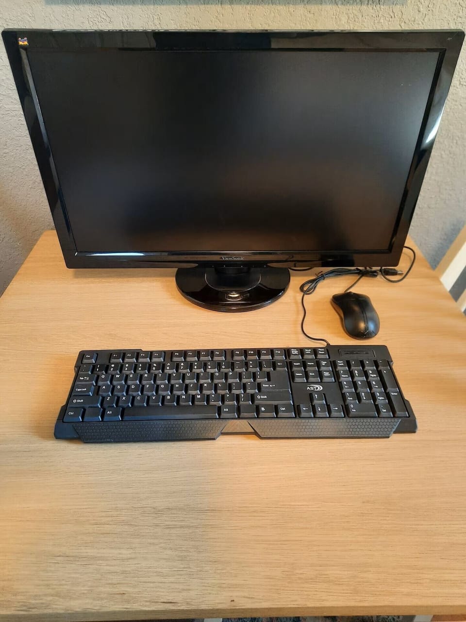 Computer peripherals for your use.