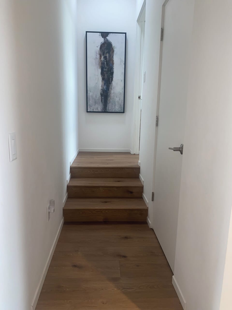 hall to bedroom 3
