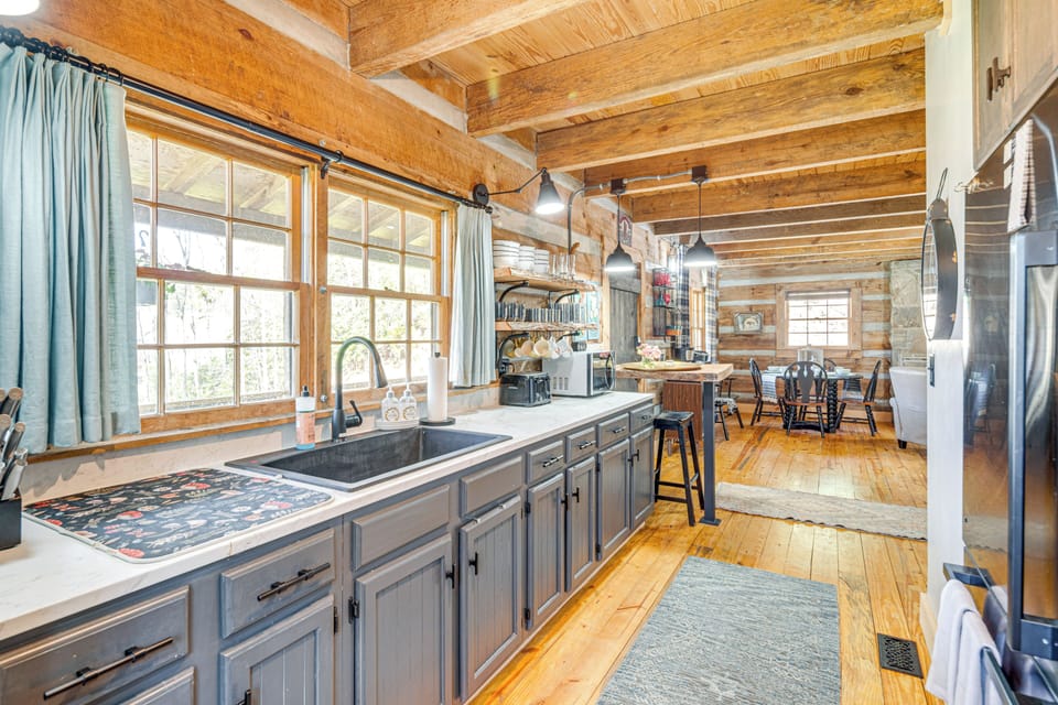 Kitchen | Stove/Oven | 1st Floor