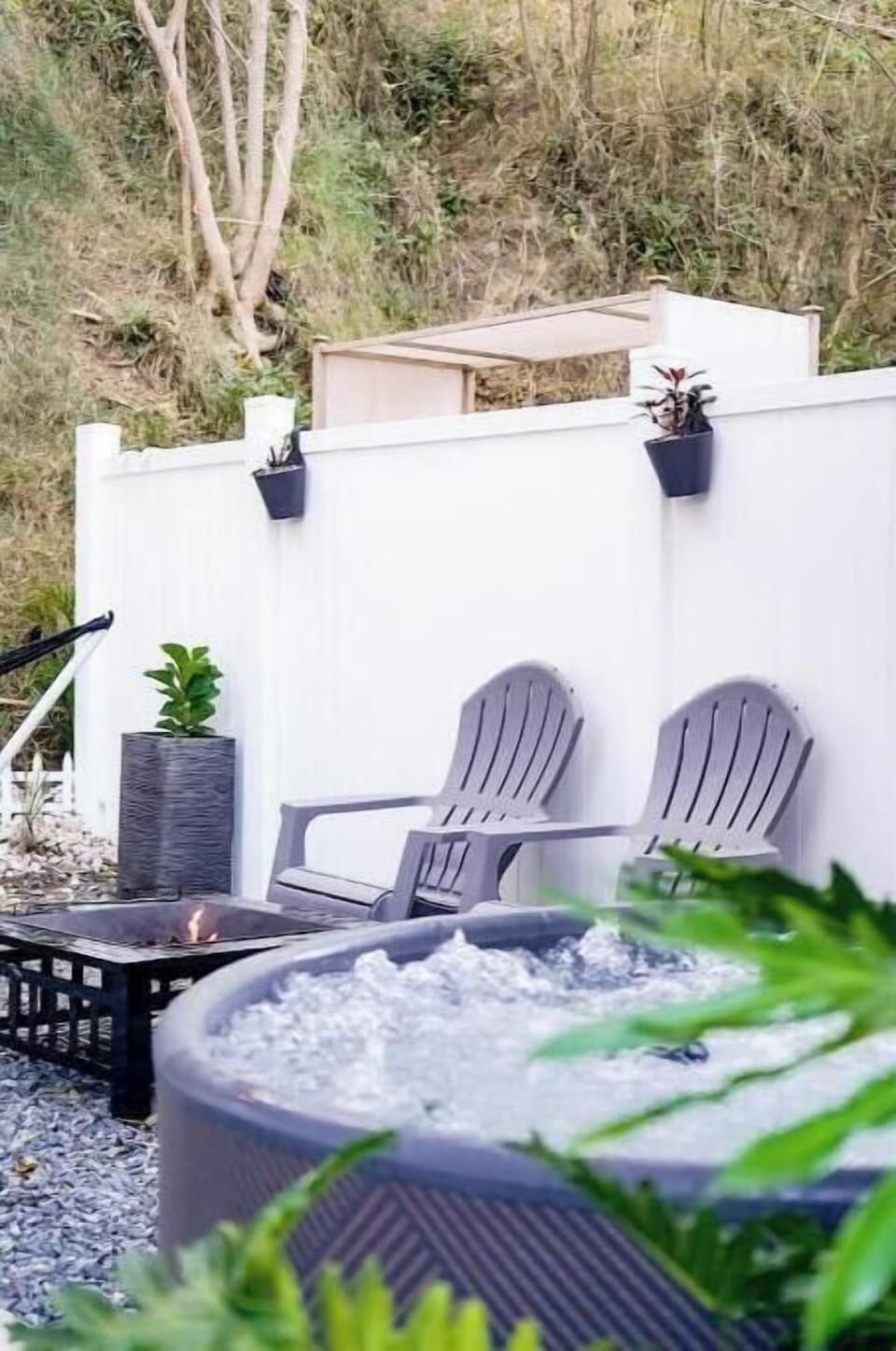 Outdoor spa tub