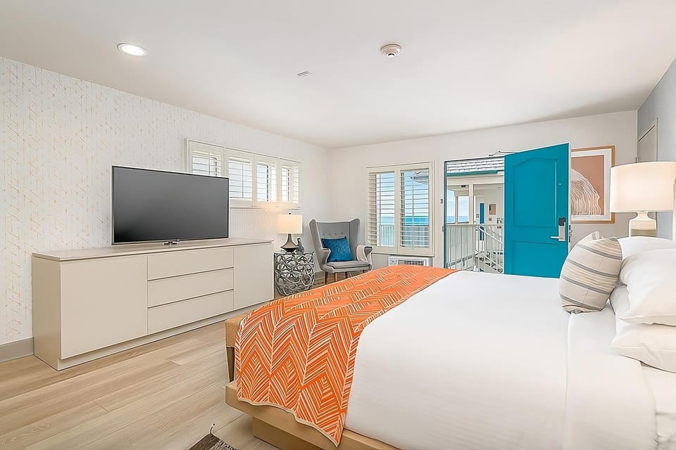 Settle in comfortably with airy space and crisp coastal style.