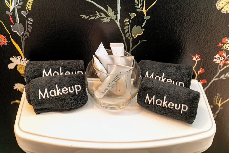 Bathroom amenities