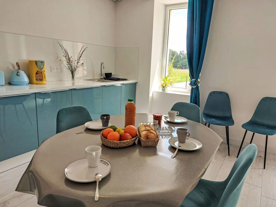 Kitchen / Dining Room