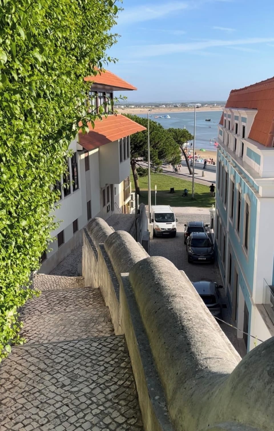 PATH THAT LEADS TO THE BEACH, CAFES AND RESTAURANTS. JUST A 3 MINUTE WALK.