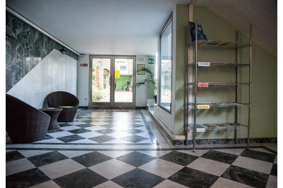 Entrance / Reception