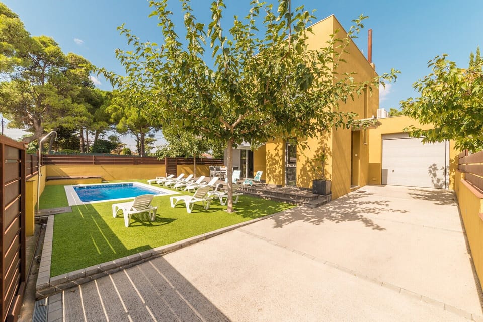 Holiday Home Swimming Pool