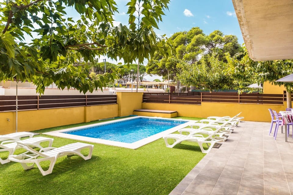 Holiday Home Swimming Pool