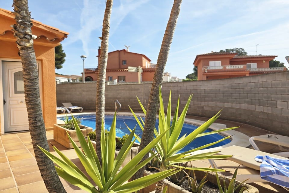 Holiday Home Swimming Pool